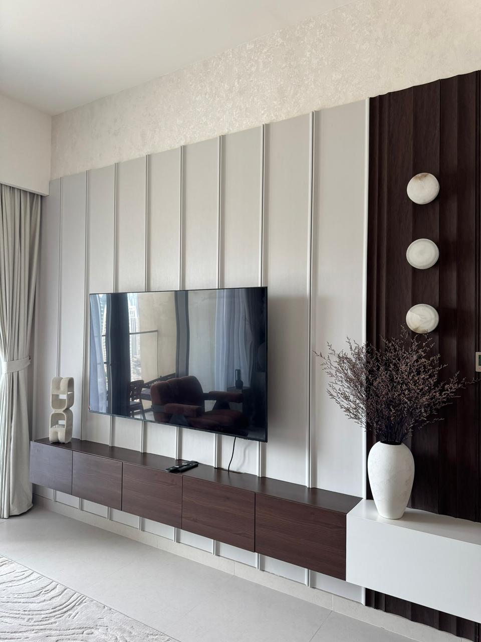 Elegant Japandi interior design featuring minimalist furniture, natural materials, and serene aesthetic by Aziza Home