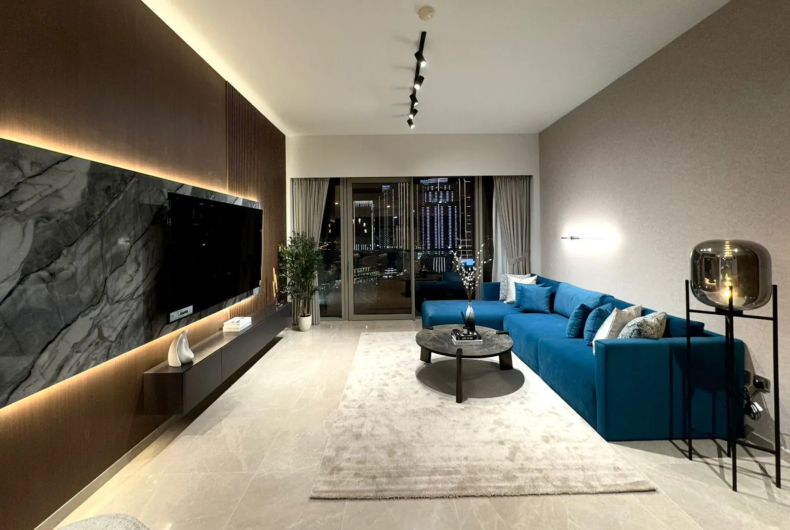 Furnished lake-view apartment in JLT, Dubai